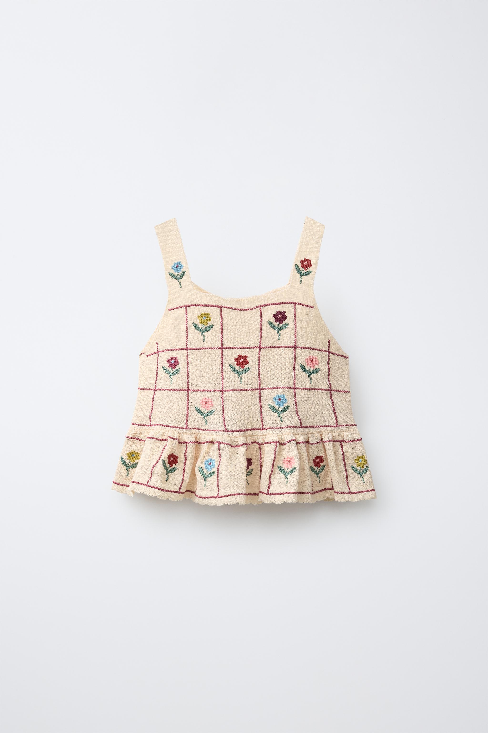 TOP EN MAILLE À FLEURS